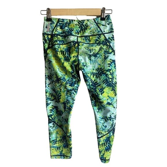 ZELLA Green Blue Leaf Print Tropical Vibrant Cropped Leggings Size XS Stretch - Picture 3 of 7